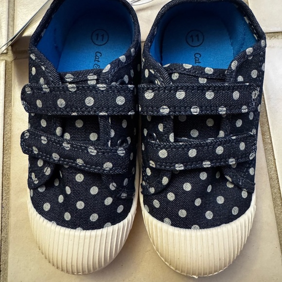 Girls Cat & Jack, Cute Canvas Denim Navy Polka Dot Shoes, size 11, NWT - Picture 2 of 4